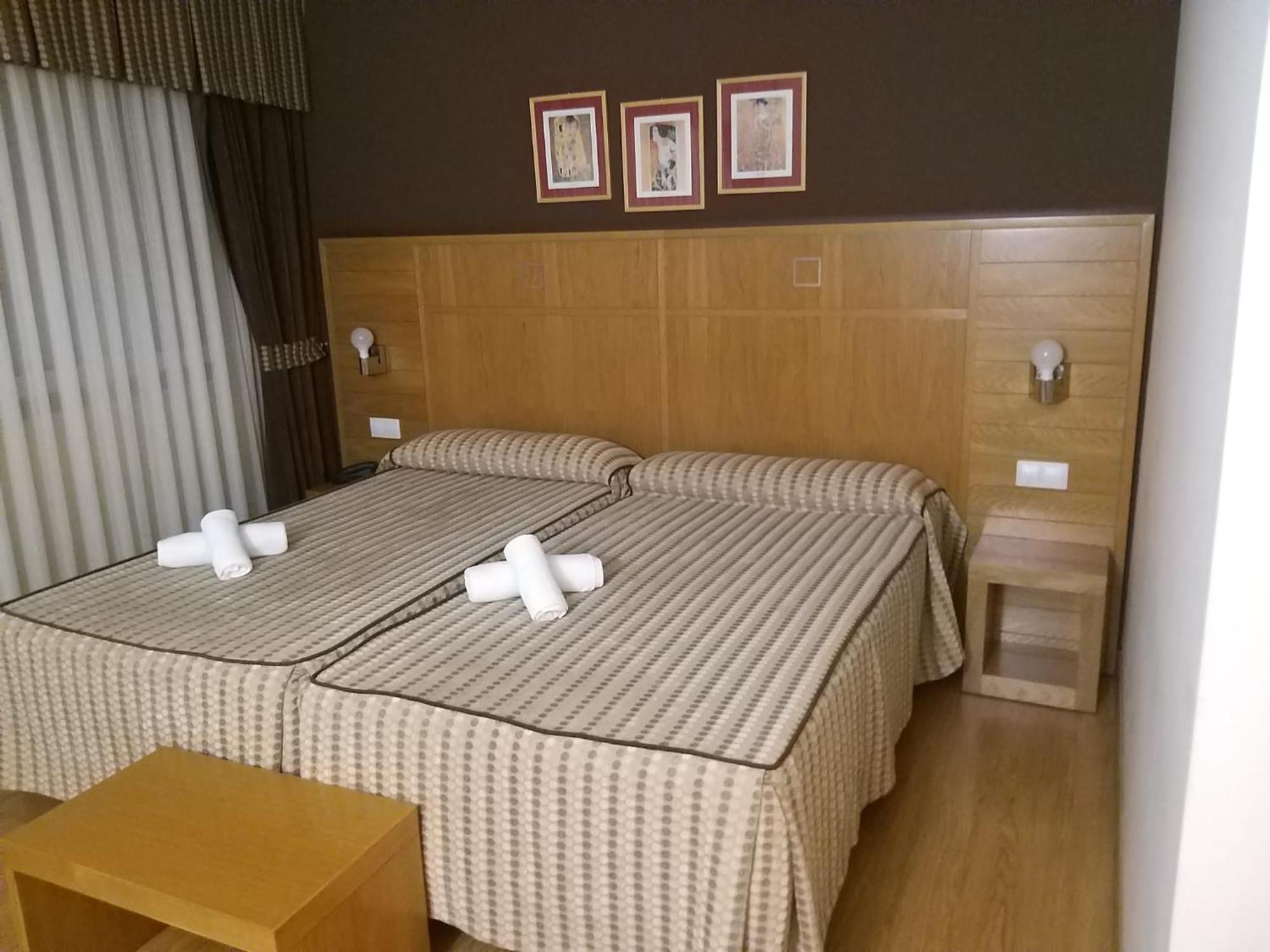 Hotel Condes De Lemos Espana Монфорте-де-Лемос Экстерьер фото