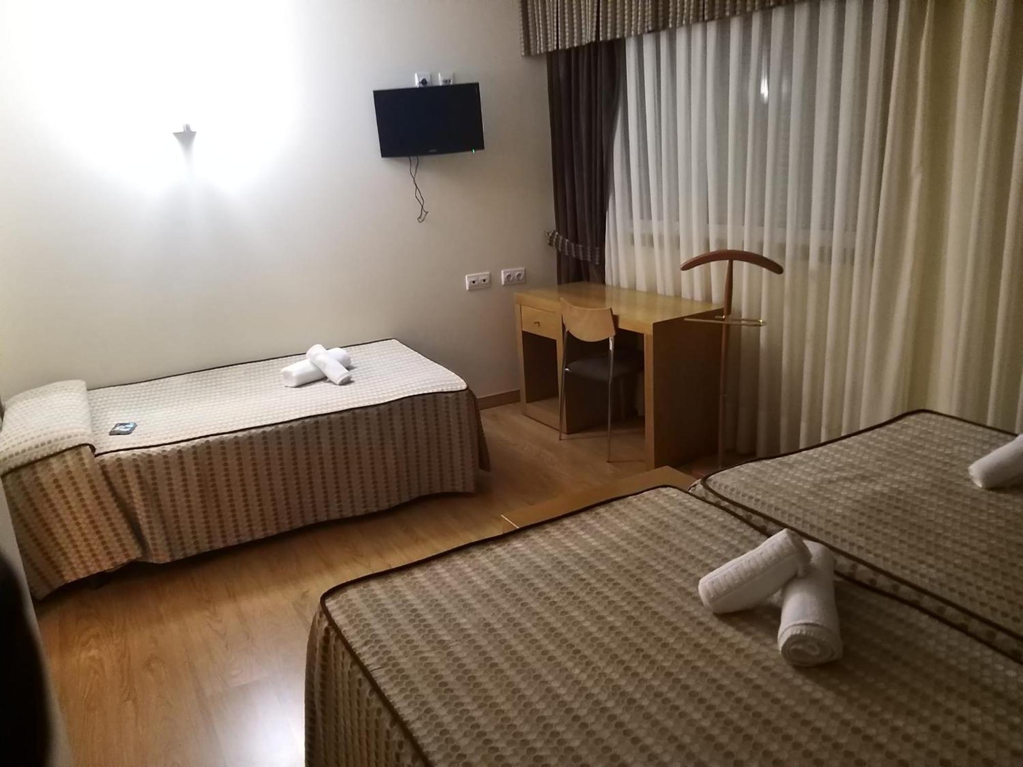 Hotel Condes De Lemos Espana Монфорте-де-Лемос Экстерьер фото