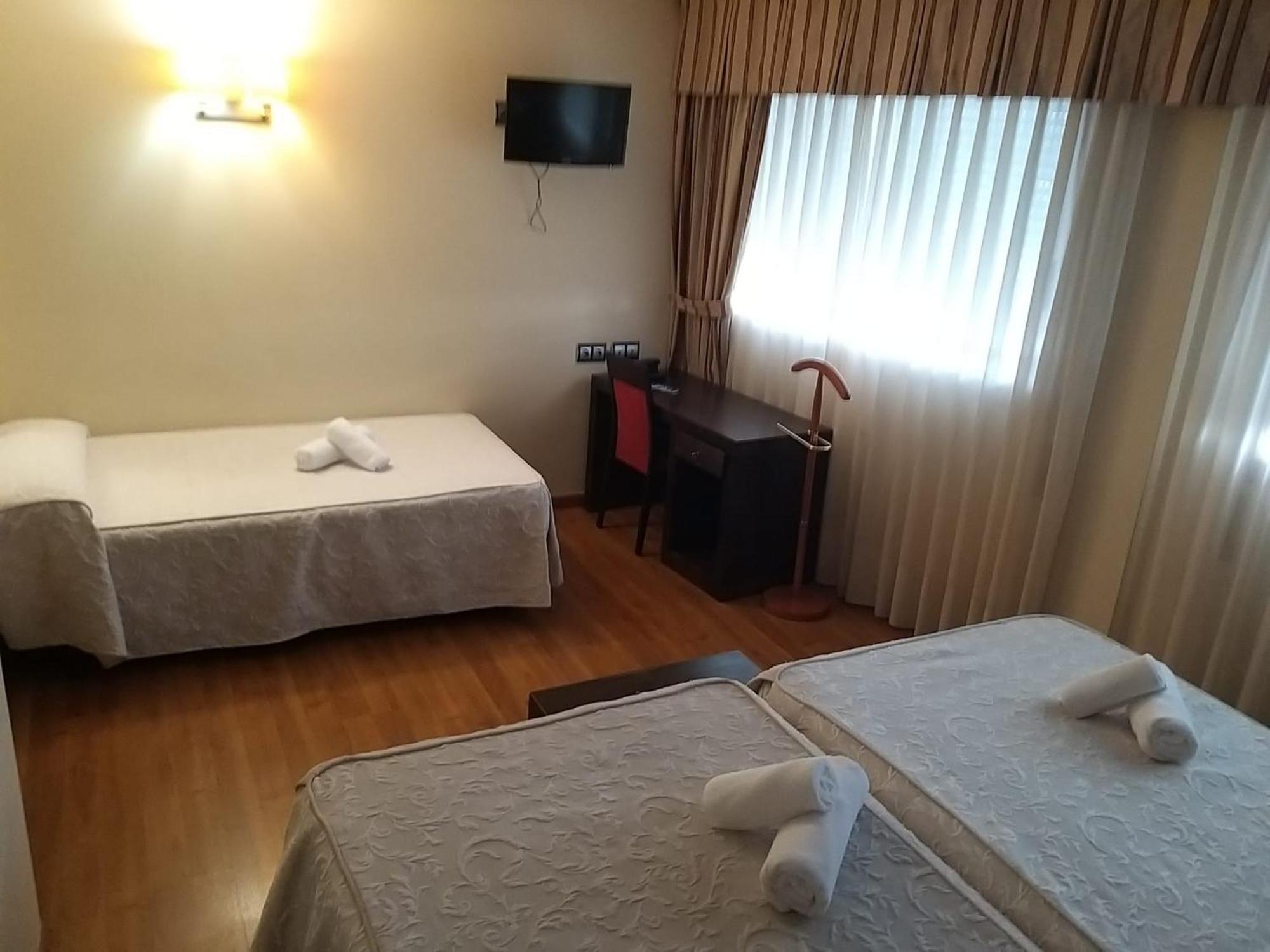 Hotel Condes De Lemos Espana Монфорте-де-Лемос Экстерьер фото
