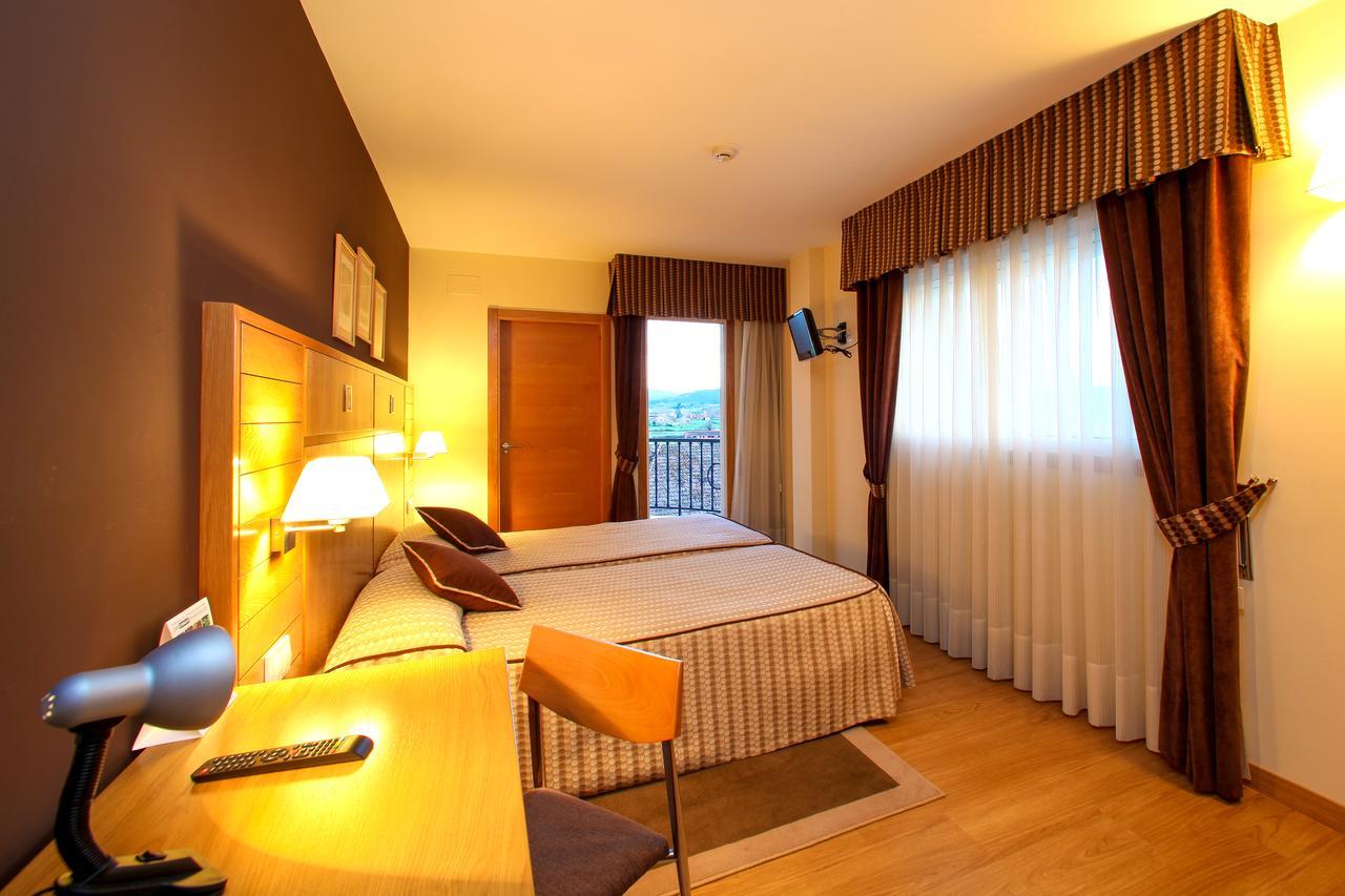 Hotel Condes De Lemos Espana Монфорте-де-Лемос Экстерьер фото