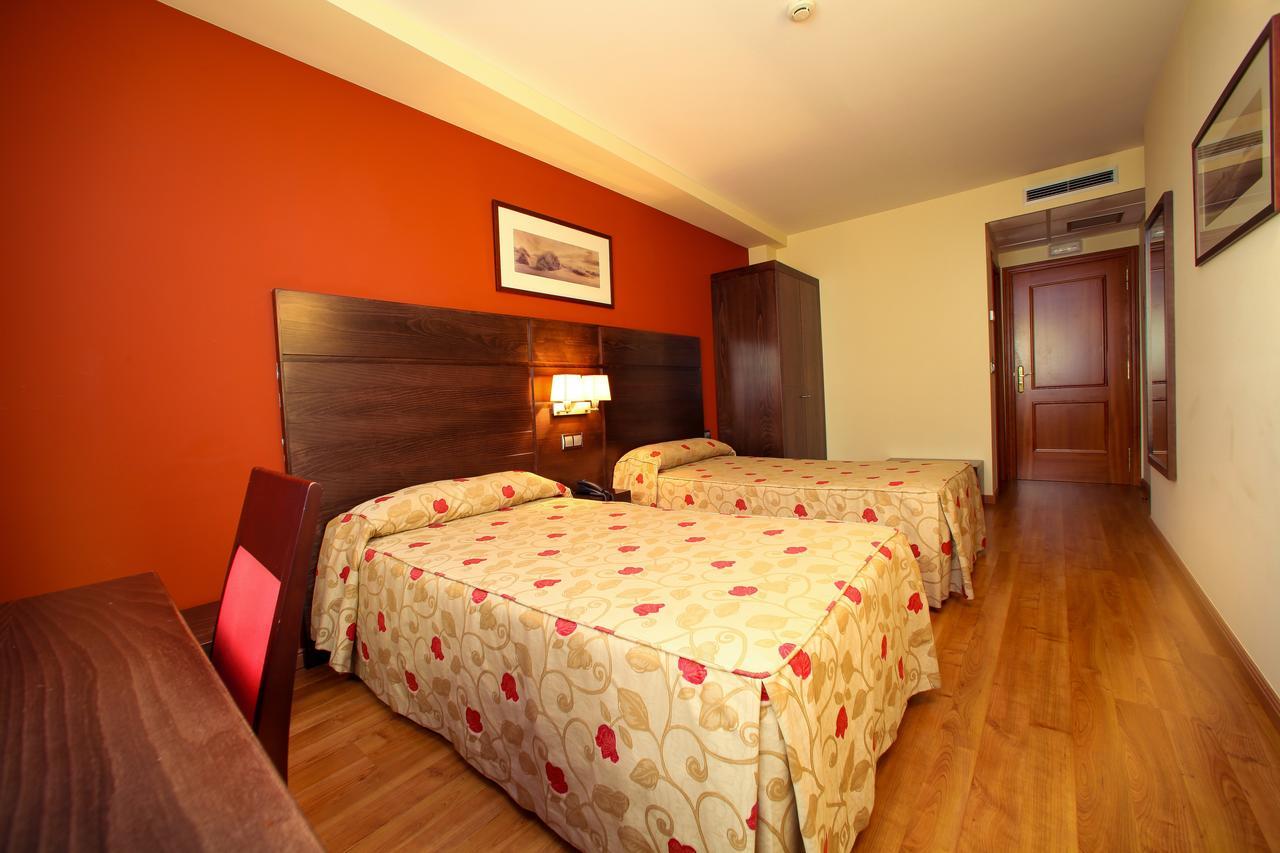 Hotel Condes De Lemos Espana Монфорте-де-Лемос Экстерьер фото