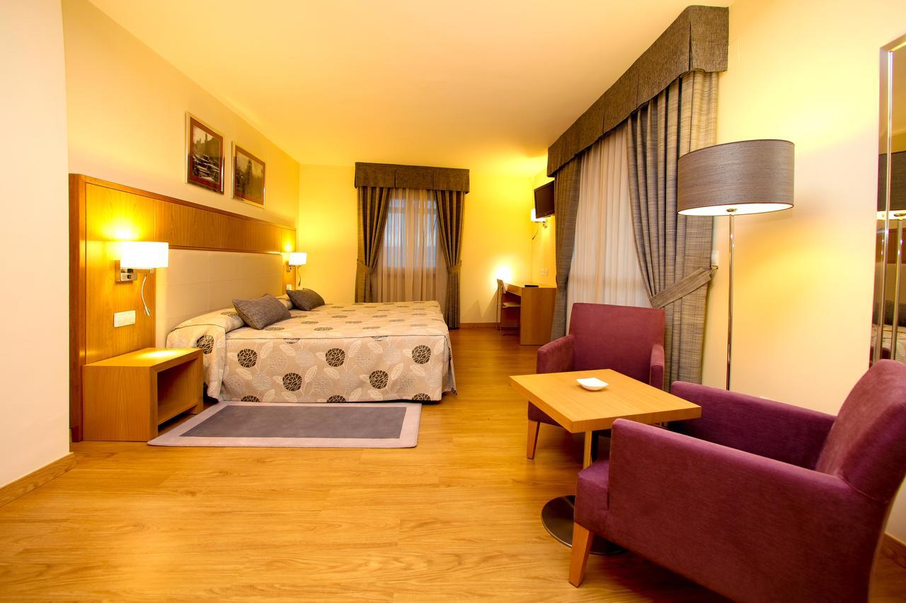Hotel Condes De Lemos Espana Монфорте-де-Лемос Экстерьер фото